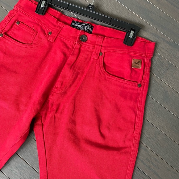 Men's Casual Jeans Pants Red - Size 32 NEW - Picture 1 of 8